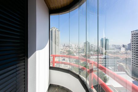 Apartamento à venda com 244m², 4 quartos e 3 vagas Apartamento à venda com 244m², 4 quartos e 3 vagasVaranda da Suíte 2