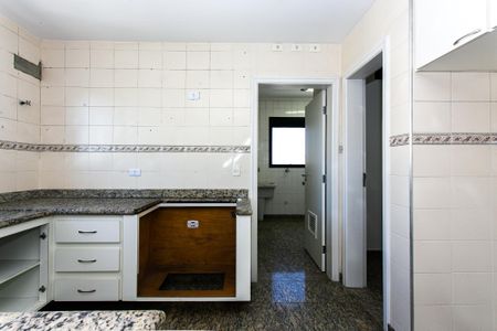 Apartamento à venda com 244m², 4 quartos e 3 vagas Apartamento à venda com 244m², 4 quartos e 3 vagasCozinha