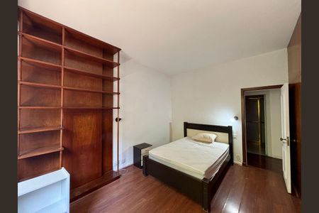 Apartamento à venda com 380m², 4 quartos e 1 vagaQuarto 2