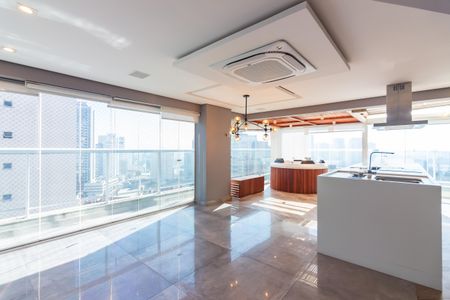 Apartamento à venda com 135m², 2 quartos e 2 vagasSala