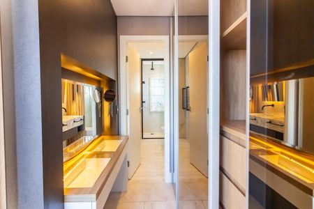 Apartamento à venda com 135m², 2 quartos e 2 vagasCloset