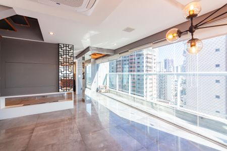 Apartamento à venda com 135m², 2 quartos e 2 vagasSala