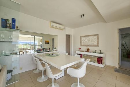 Apartamento para alugar com 158m², 3 quartos e 2 vagasSala