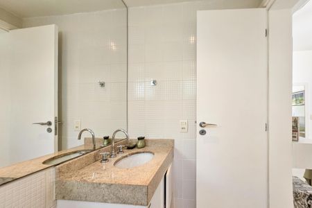 Apartamento para alugar com 158m², 3 quartos e 2 vagasbanheiro da suíte 1