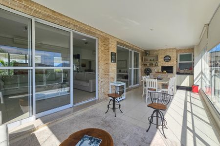 Apartamento para alugar com 158m², 3 quartos e 2 vagasvaranda