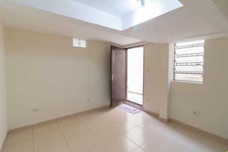 Casa à venda com 86m², 2 quartos e 2 vagasQuarto de Serviço
