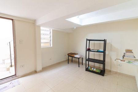 Casa à venda com 86m², 2 quartos e 2 vagasQuarto de Serviço