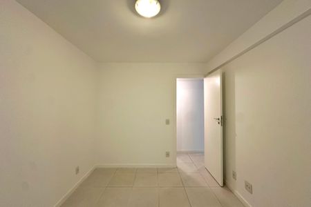Apartamento para alugar com 145m², 3 quartos e 2 vagas Apartamento para alugar com 145m², 3 quartos e 2 vagasQuarto