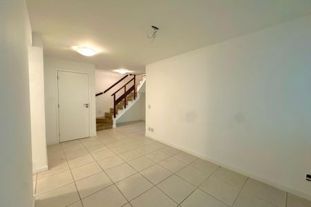 Apartamento para alugar com 145m², 3 quartos e 2 vagas Apartamento para alugar com 145m², 3 quartos e 2 vagasSala