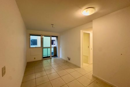 Apartamento para alugar com 145m², 3 quartos e 2 vagas Apartamento para alugar com 145m², 3 quartos e 2 vagasSala