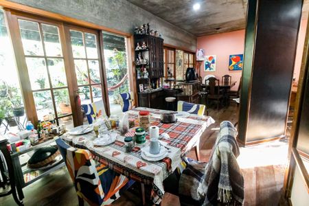 Casa à venda com 239m², 3 quartos e 4 vagas Casa à venda com 239m², 3 quartos e 4 vagasCopa