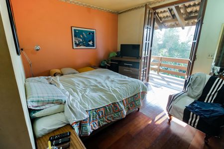 Casa à venda com 239m², 3 quartos e 4 vagas Casa à venda com 239m², 3 quartos e 4 vagasSuíte