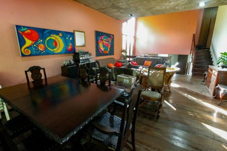 Casa à venda com 239m², 3 quartos e 4 vagas Casa à venda com 239m², 3 quartos e 4 vagasSala 1