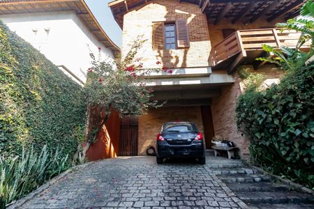 Casa à venda com 239m², 3 quartos e 4 vagas Casa à venda com 239m², 3 quartos e 4 vagasGaragem