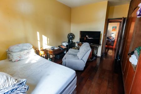 Casa à venda com 239m², 3 quartos e 4 vagas Casa à venda com 239m², 3 quartos e 4 vagasQuarto 1