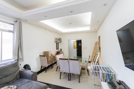 Apartamento à venda com 67m², 2 quartos e 1 vagaSala