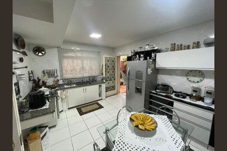 Casa à venda com 200m², 3 quartos e 2 vagas Casa à venda com 200m², 3 quartos e 2 vagasFoto 04