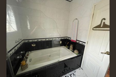 Casa à venda com 200m², 3 quartos e 2 vagas Casa à venda com 200m², 3 quartos e 2 vagasFoto 01