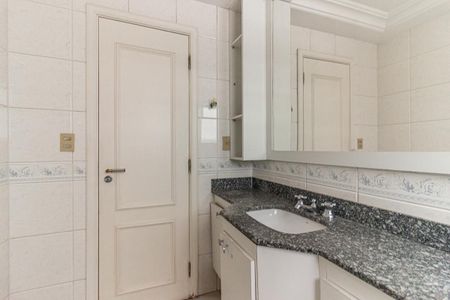 Apartamento à venda com 200m², 3 quartos e 3 vagasBanheiro da Suíte 2