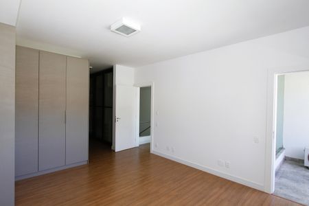 Casa à venda com 540m², 5 quartos e 6 vagasQuarto 4