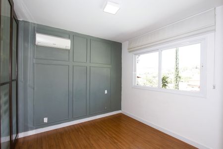 Casa à venda com 540m², 5 quartos e 6 vagasQuarto 5 semi suíte