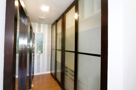 Casa à venda com 540m², 5 quartos e 6 vagasCloset do quarto 4