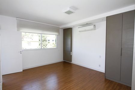 Casa à venda com 540m², 5 quartos e 6 vagasQuarto 4