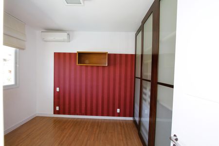 Casa à venda com 540m², 5 quartos e 6 vagasQuarto 1