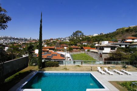 Casa à venda com 540m², 5 quartos e 6 vagasVista do quarto