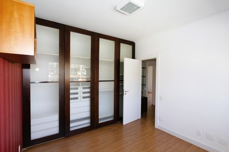 Casa à venda com 540m², 5 quartos e 6 vagasQuarto 1