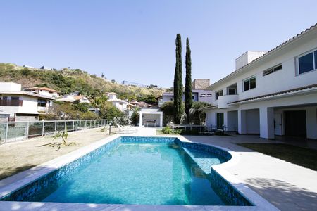 Casa à venda com 540m², 5 quartos e 6 vagasPiscina