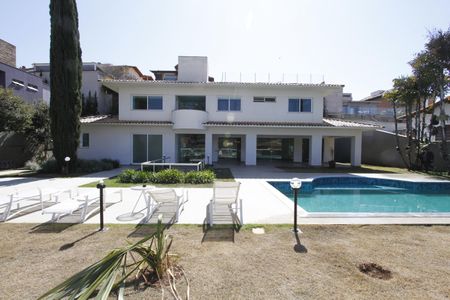 Casa à venda com 540m², 5 quartos e 6 vagasPiscina