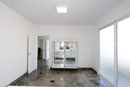 Casa à venda com 540m², 5 quartos e 6 vagasCopa