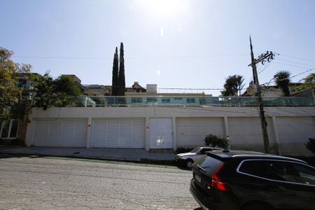 Casa à venda com 540m², 5 quartos e 6 vagasFachada