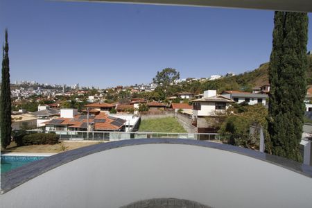 Casa à venda com 540m², 5 quartos e 6 vagasVaranda