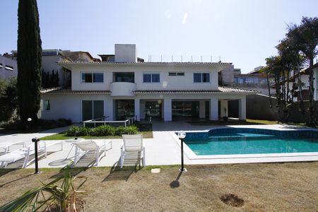 Casa à venda com 540m², 5 quartos e 6 vagasPiscina