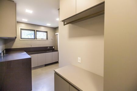 Casa à venda com 813m², 5 quartos e 3 vagasÁrea de Serviço