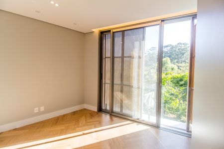 Casa à venda com 813m², 5 quartos e 3 vagasSuíte 2