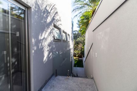 Casa à venda com 813m², 5 quartos e 3 vagasCorredor
