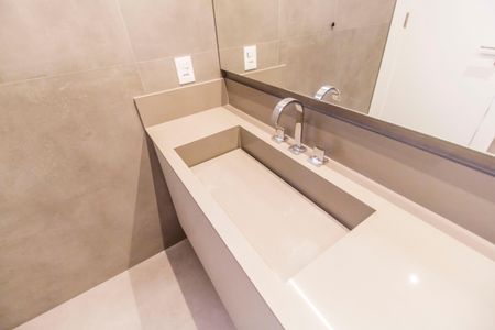 Casa à venda com 813m², 5 quartos e 3 vagasBanheiro da Suíte 2