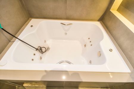 Casa à venda com 813m², 5 quartos e 3 vagasDetalhe do Banheiro da Suite