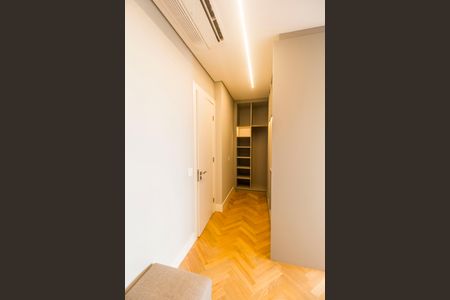 Casa à venda com 813m², 5 quartos e 3 vagasCloset da suíte 3