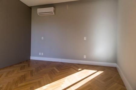 Casa à venda com 813m², 5 quartos e 3 vagasSuíte 2