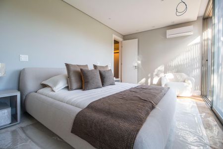 Casa à venda com 813m², 5 quartos e 3 vagasSuíte master