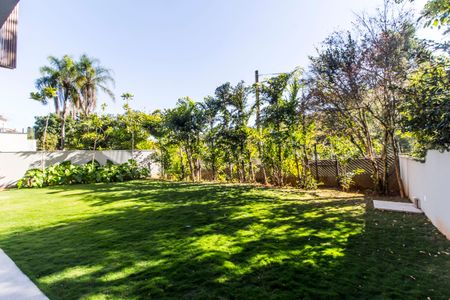 Casa à venda com 813m², 5 quartos e 3 vagasVista