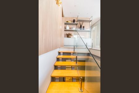 Casa à venda com 813m², 5 quartos e 3 vagasEscada