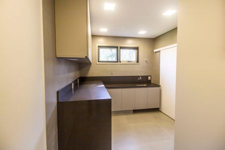 Casa à venda com 813m², 5 quartos e 3 vagasÁrea de Serviço