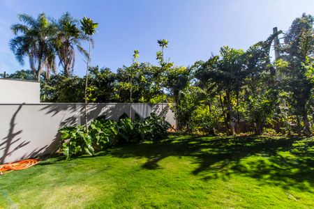 Casa à venda com 813m², 5 quartos e 3 vagasQuintal