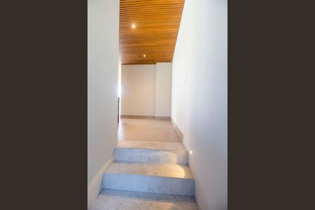 Casa à venda com 813m², 5 quartos e 3 vagasCorredor Exerno