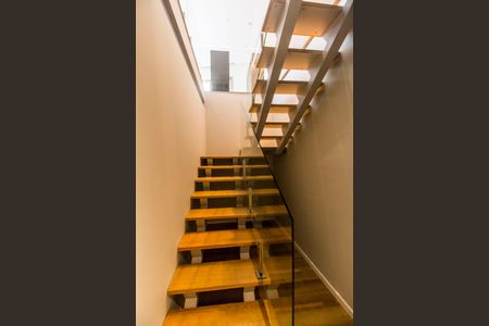 Casa à venda com 813m², 5 quartos e 3 vagasEscada